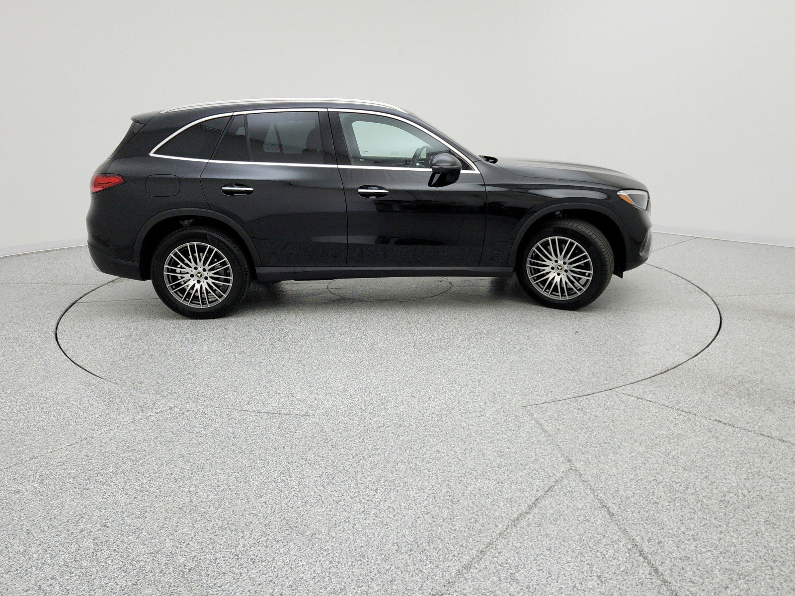 Certified 2026 Mercedes-Benz GLC 300 image 4