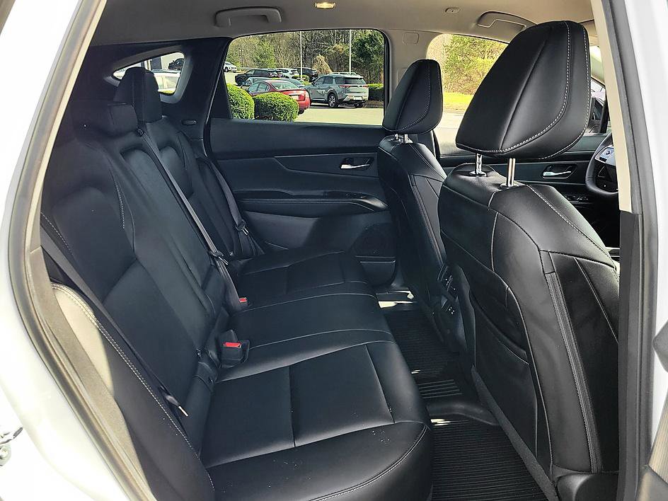 Certified 2025 Nissan Murano SV image 18