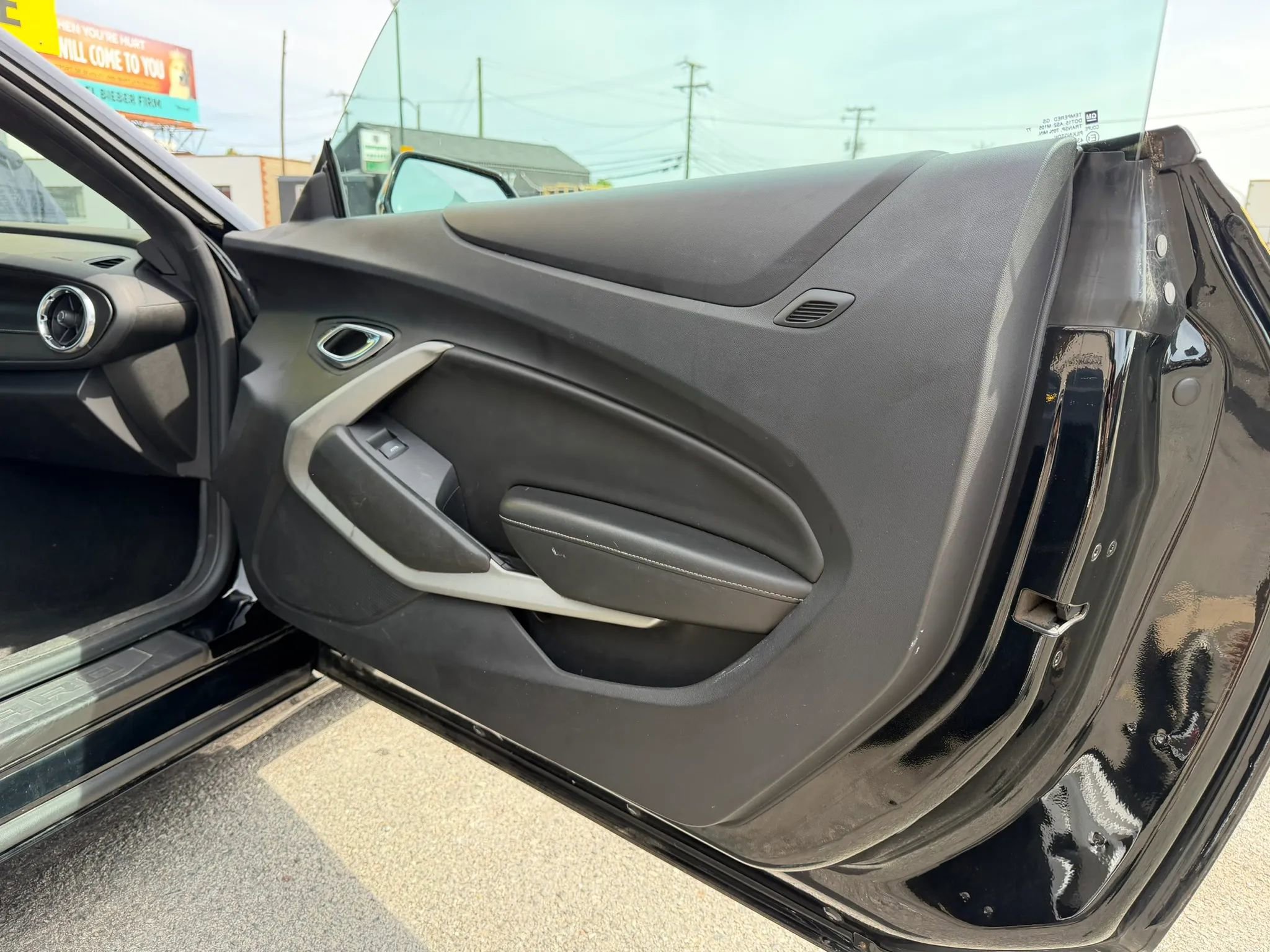 Used 2016 Chevrolet Camaro LT image 8