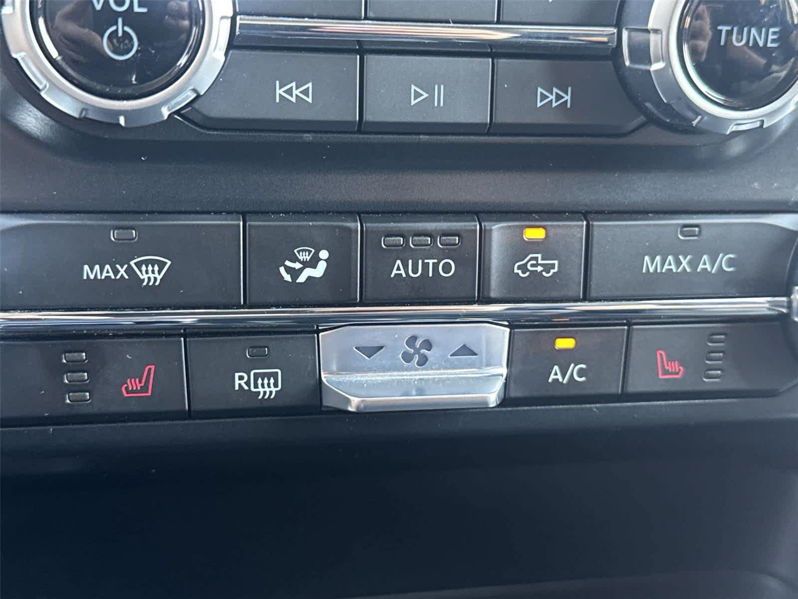 Used 2023 Ford F150 Lightning XLT AWD/4WD image 19