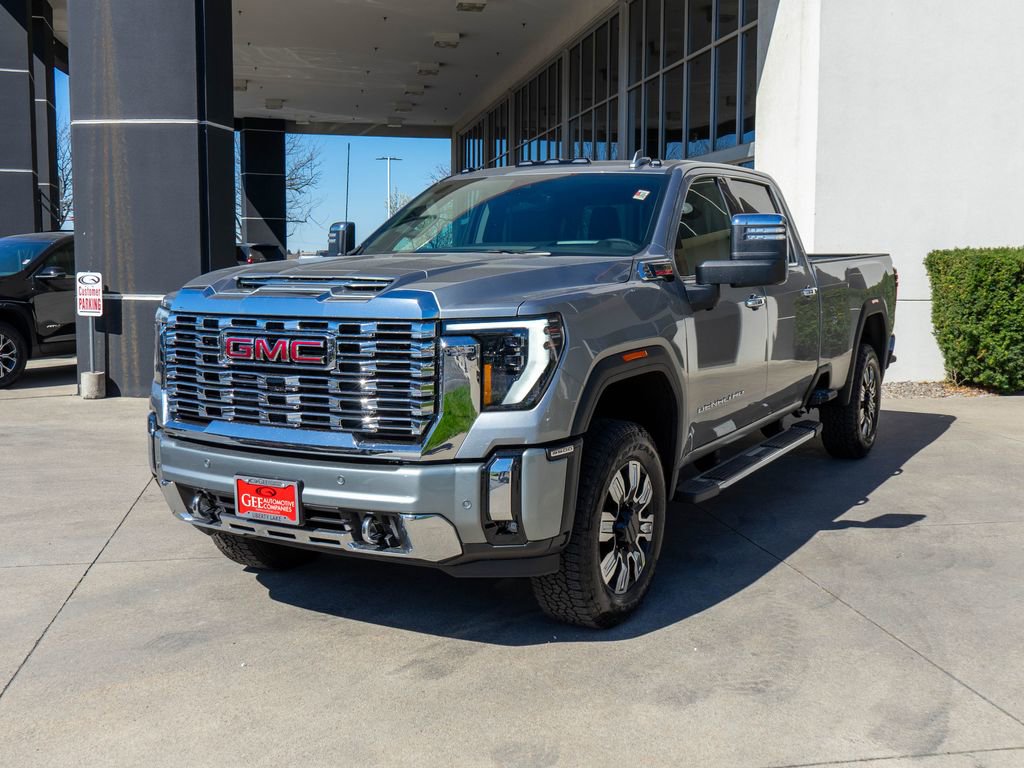 New 2026 GMC Sierra 3500 Denali w/ Denali Reserve Package AWD/4WD image 3