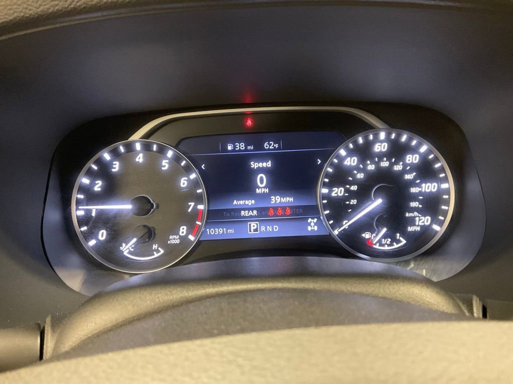 Used 2024 Nissan Frontier SV image 2