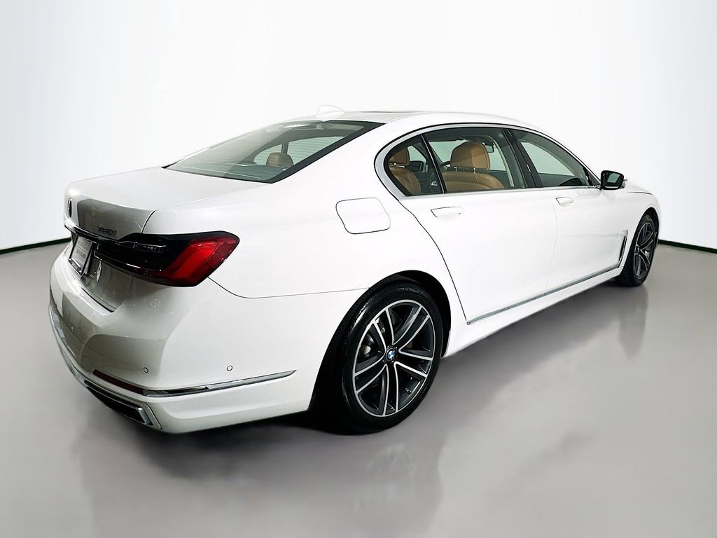 Used 2022 BMW 750i xDrive AWD/4WD image 9
