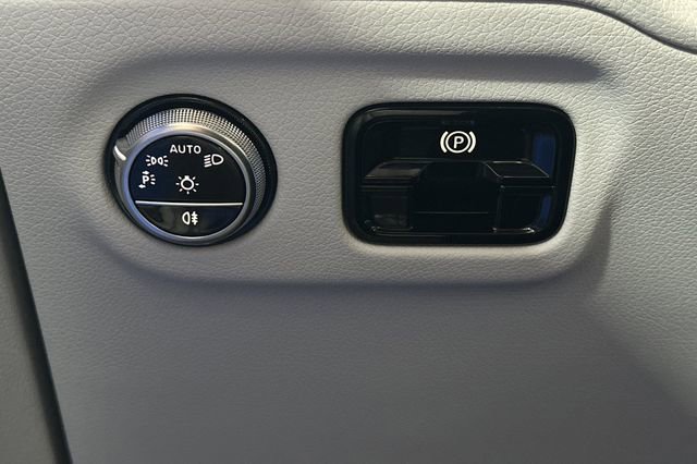 Used 2023 Mercedes-Benz EQE 350+ Sedan image 33