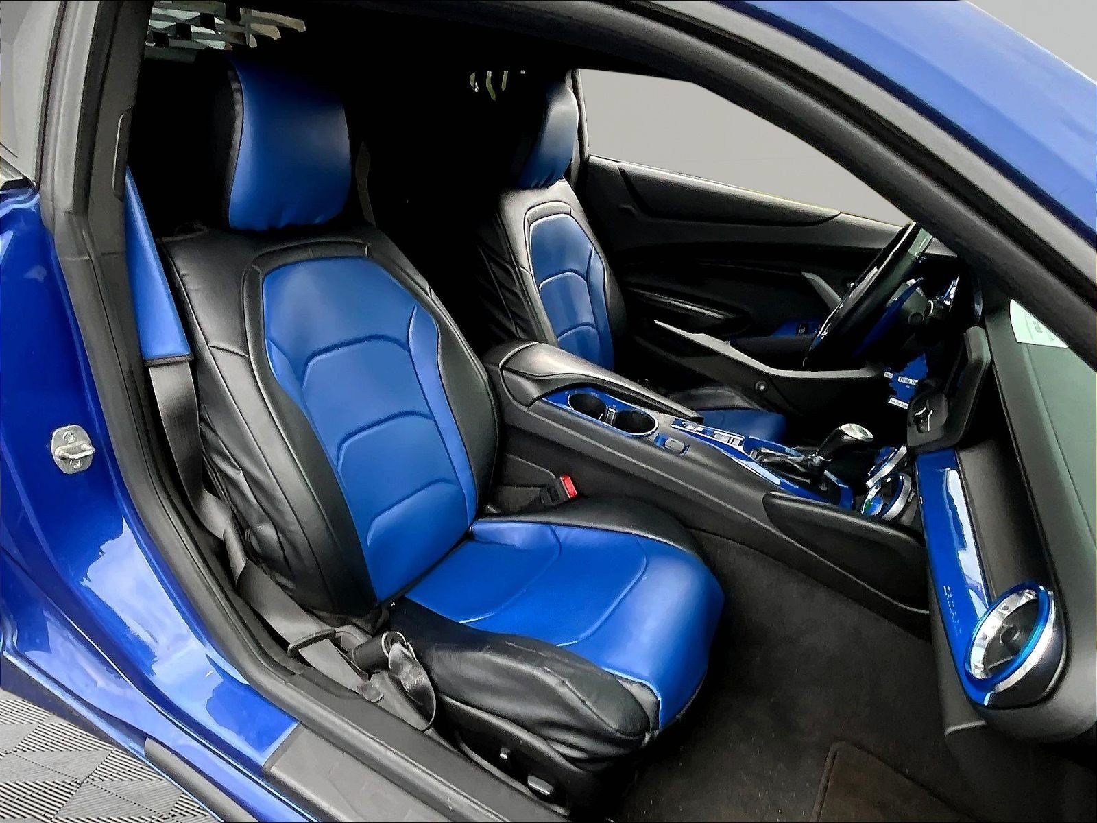 Used 2019 Chevrolet Camaro LT w/ RS Package RWD image 21