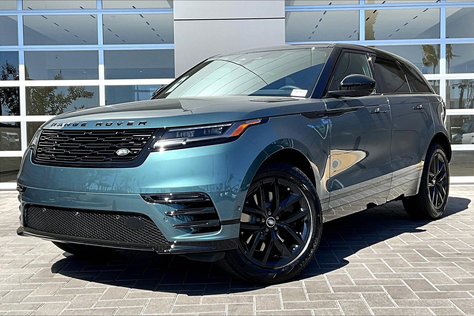 New 2026 Land Rover Range Rover Velar Dynamic SE