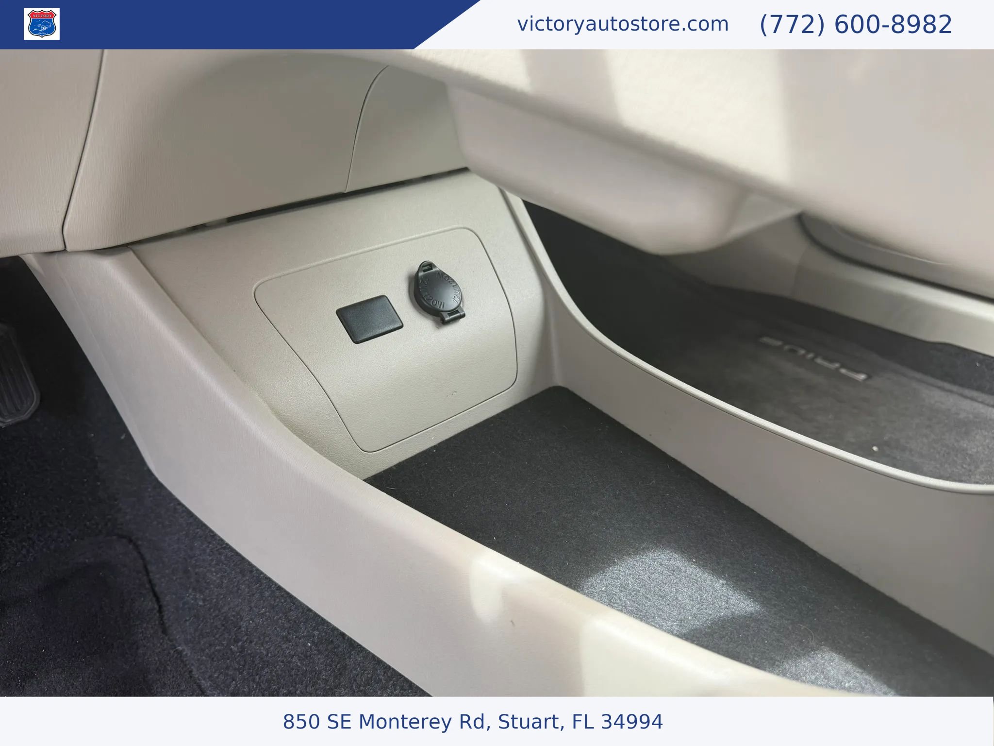 Used 2014 Toyota Prius Two FWD image 32