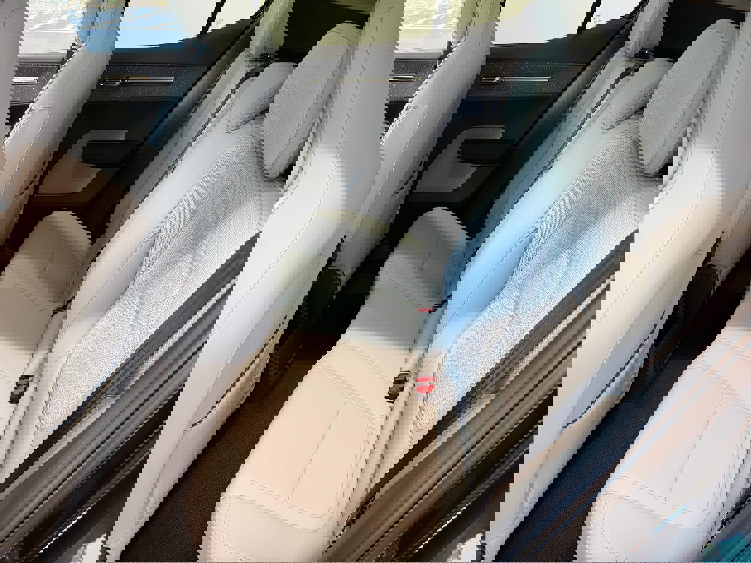 New 2026 Volvo EX30 Ultra w/ Climate Package image 33