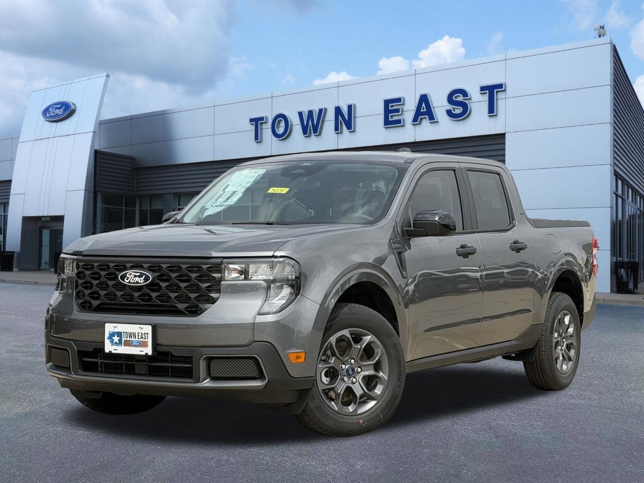 New 2026 Ford Maverick XLT w/ XLT Luxury Package FWD image 1