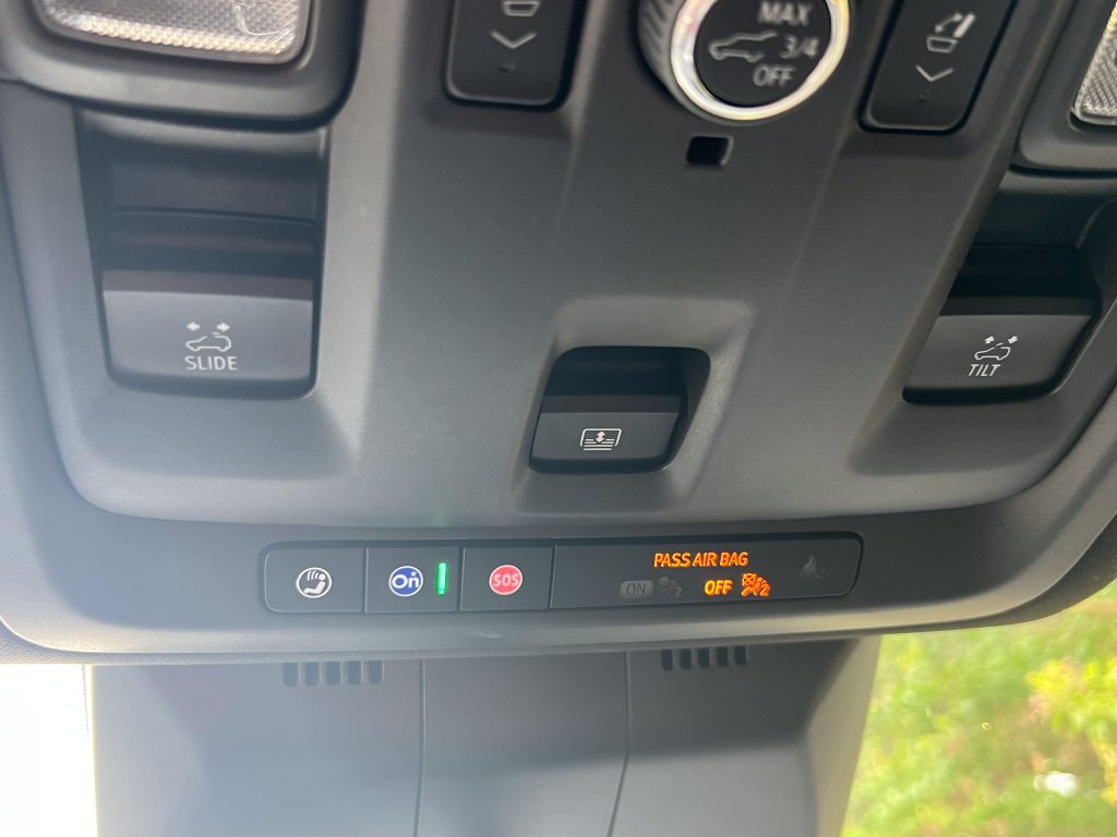 Used 2024 Cadillac Escalade ESV Sport AWD/4WD image 40
