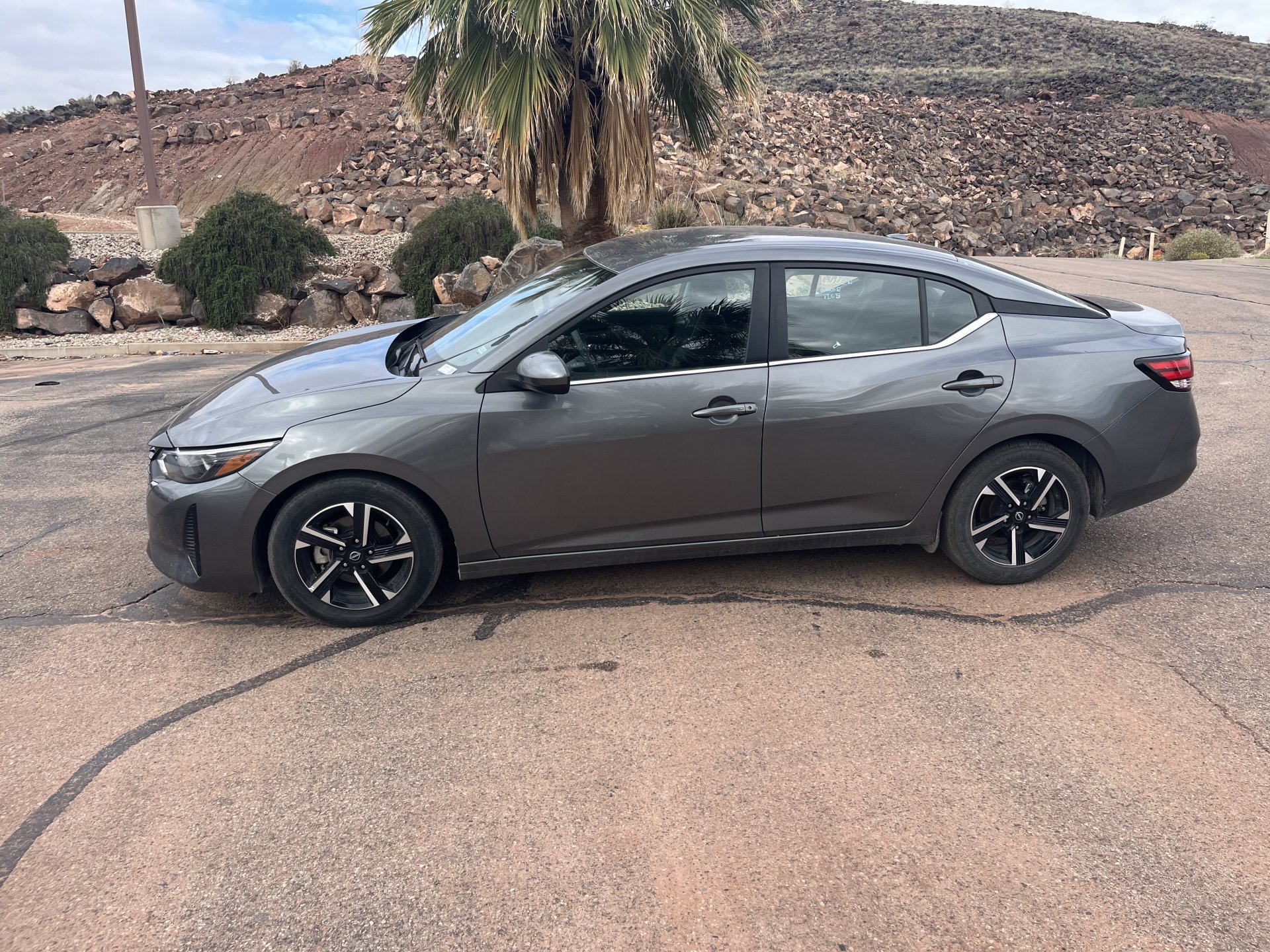 Used 2025 Nissan Sentra SV FWD image 10