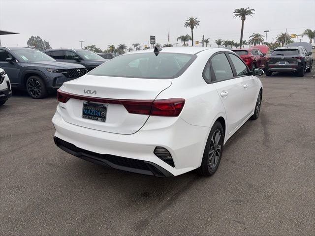 Used 2024 Kia Forte LXS image 5