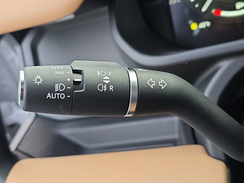 New 2026 Land Rover Defender 110 X-Dynamic SE image 26