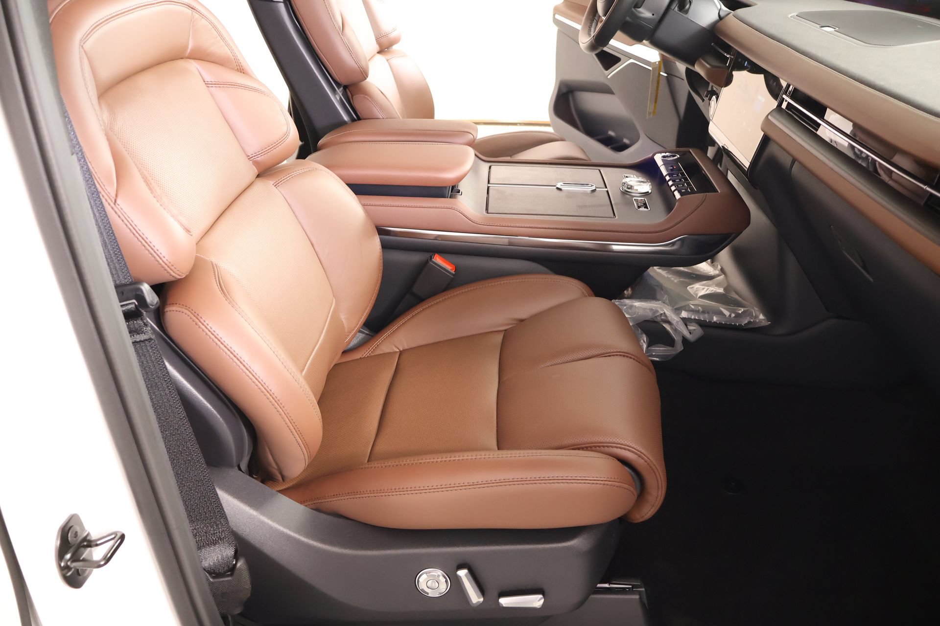 New 2027 Lincoln Navigator L Reserve AWD/4WD image 15