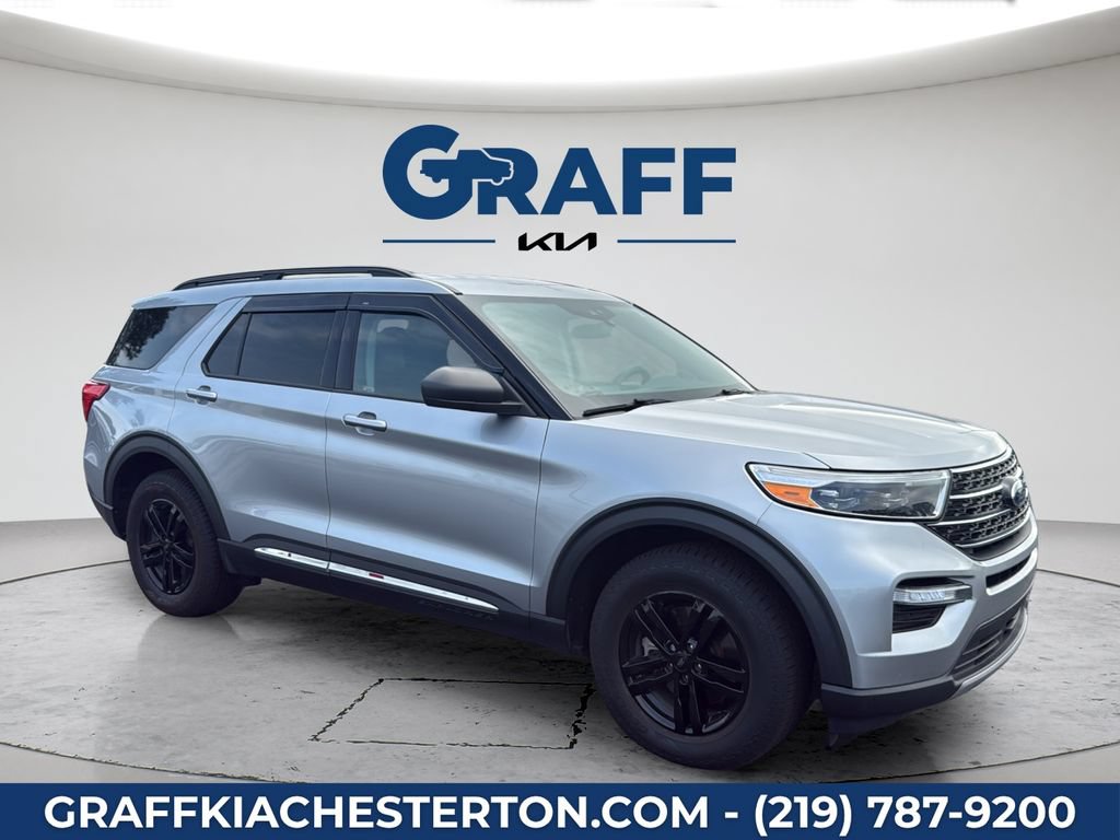 Used 2021 Ford Explorer XLT w/ Equipment Group 202A AWD/4WD image 16