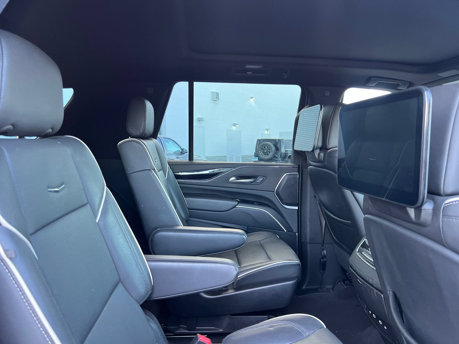 Used 2023 Cadillac Escalade Sport AWD/4WD image 20