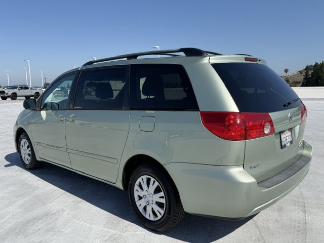 Used 2009 Toyota Sienna LE FWD image 5