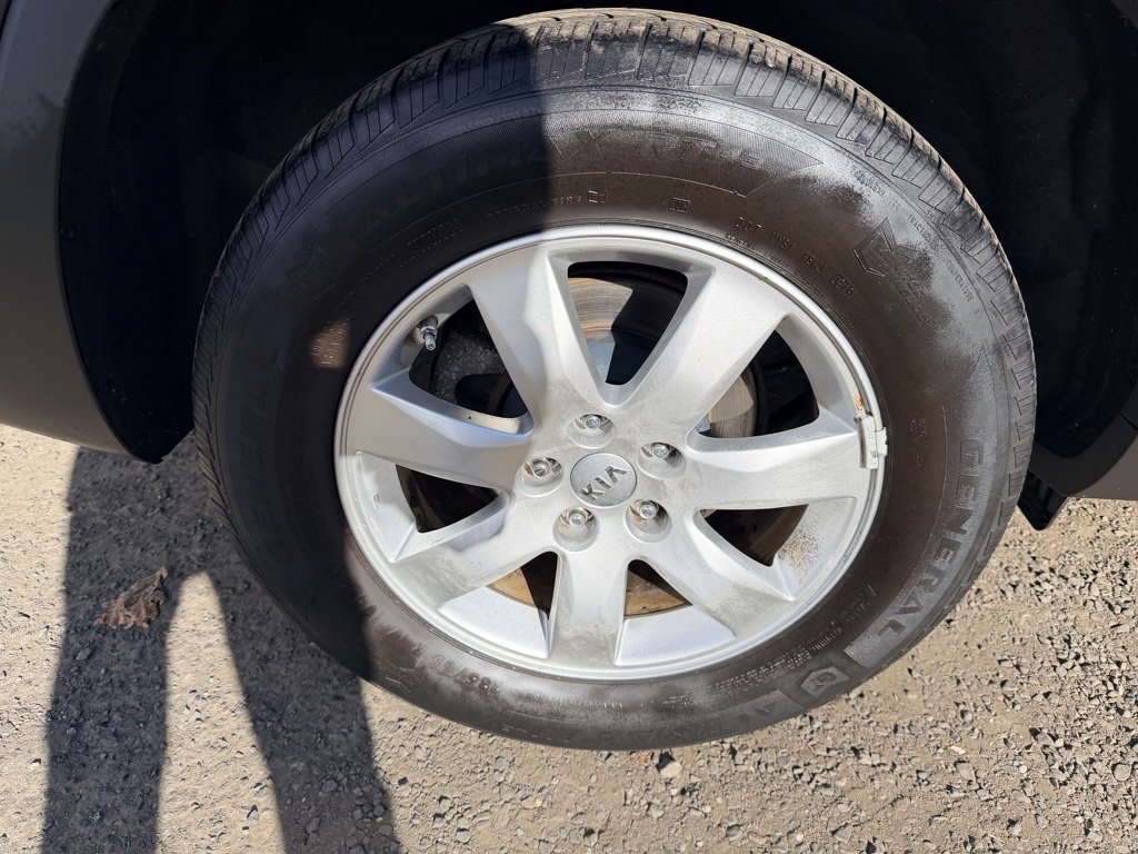 Used 2013 Kia Sorento LX w/ Convenience Pkg image 8