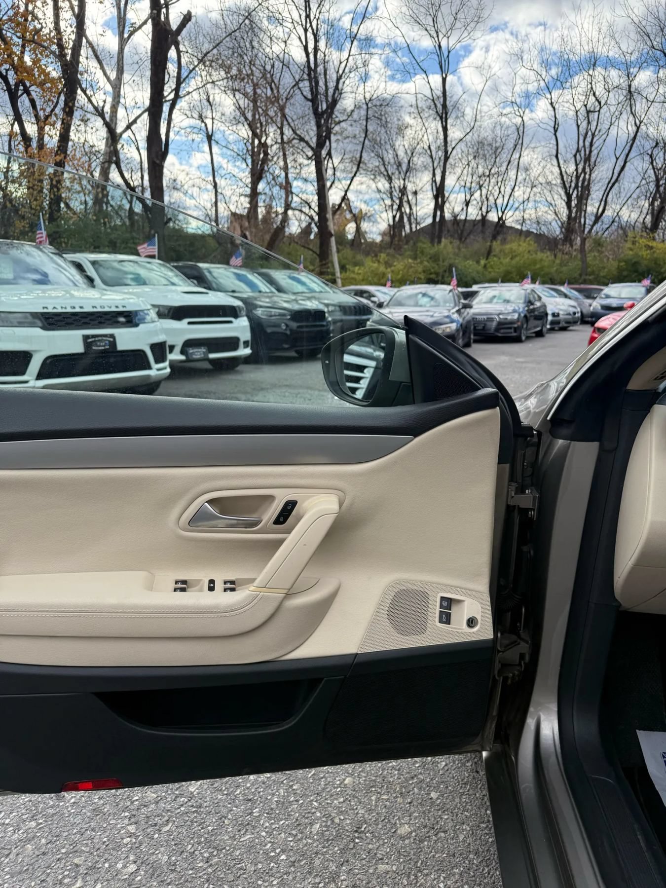 Used 2009 Volkswagen CC Sport FWD image 12