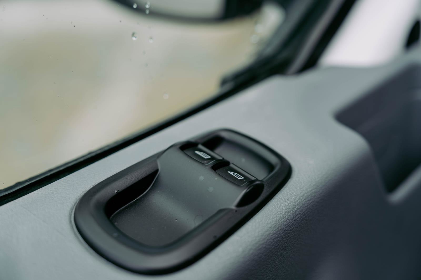 Used 2019 Ford Transit 250 130 Low Roof w/ Exterior Upgrade Package image 15