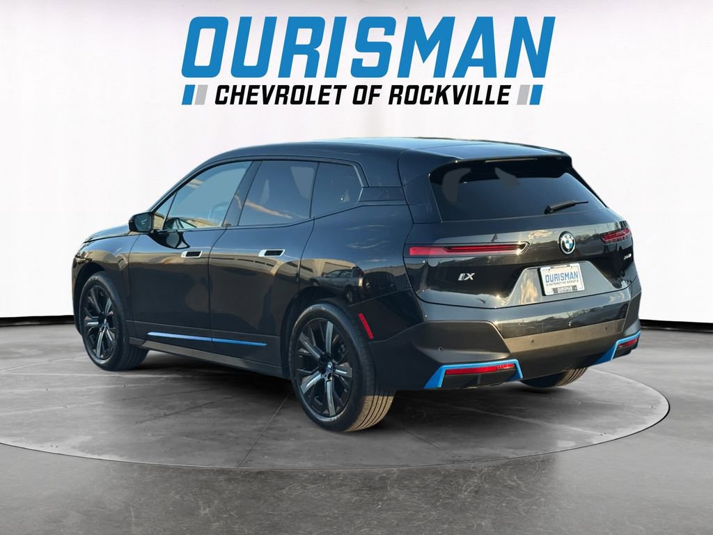 Used 2023 BMW iX xDrive50 w/ BMW I Signature Blue Package image 4