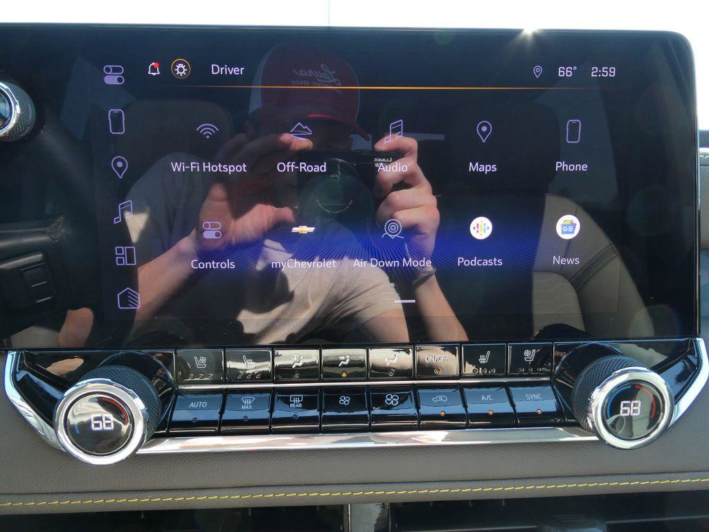 New 2025 Chevrolet Colorado ZR2 w/ Technology Package AWD/4WD image 33