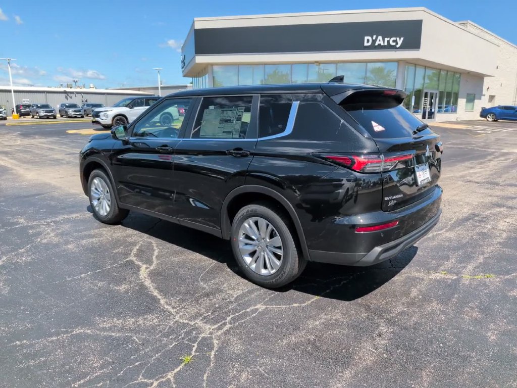 New 2026 Mitsubishi Outlander ES AWD/4WD image 14