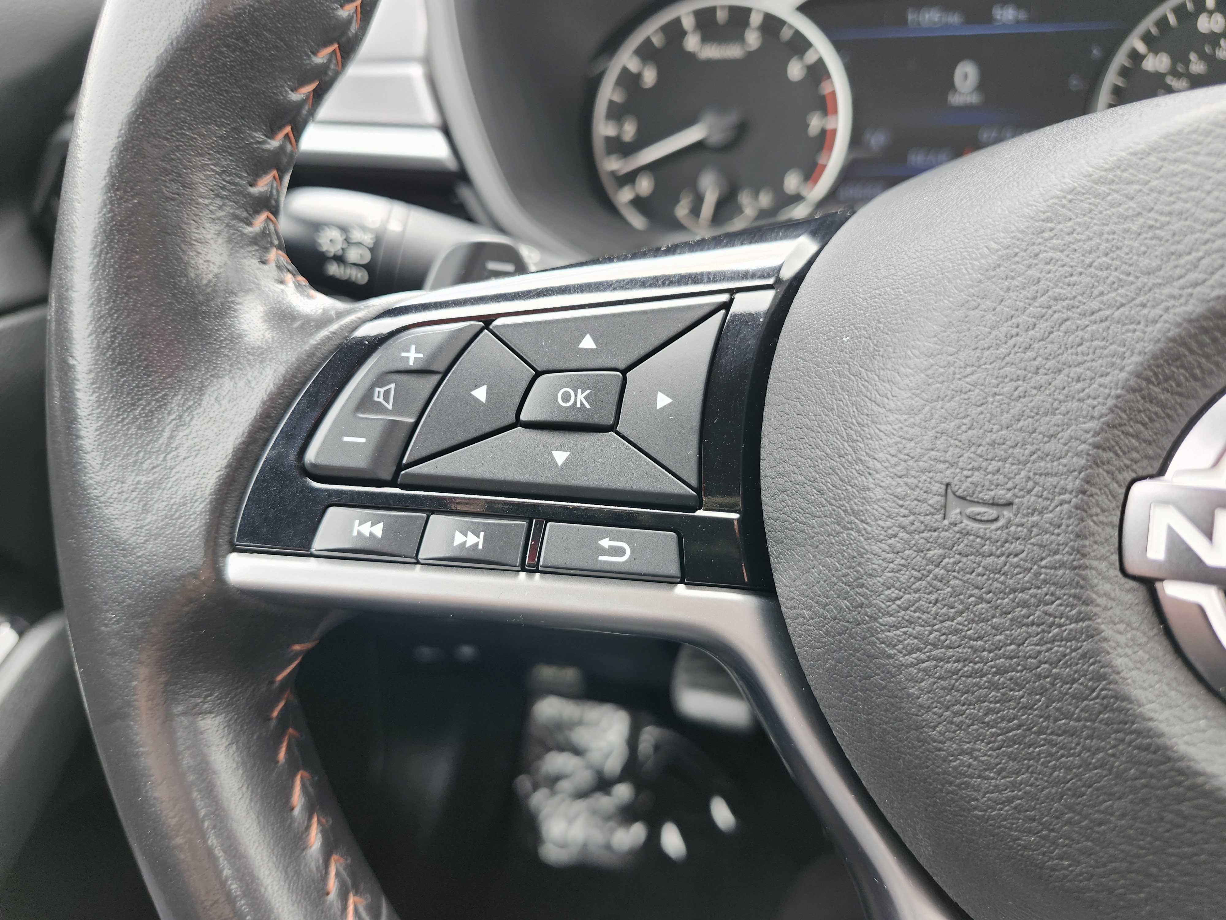 Used 2024 Nissan Altima 2.5 SR FWD image 33