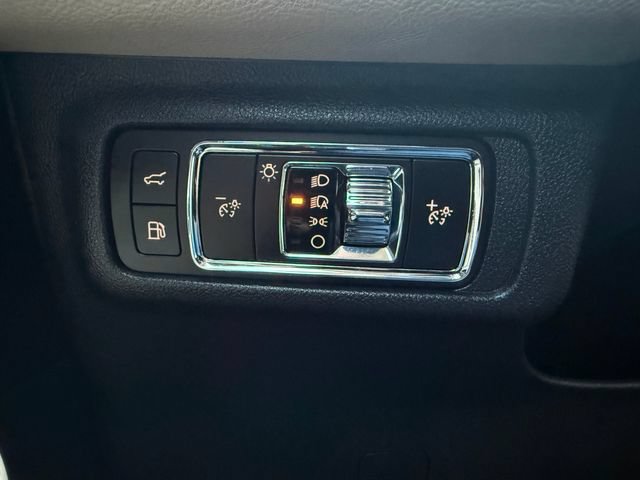Used 2025 Lincoln Corsair Grand Touring AWD/4WD image 13