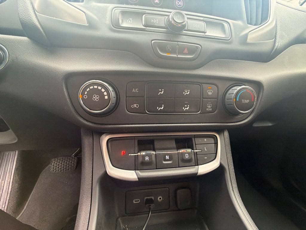 Used 2023 GMC Terrain SLE FWD image 13