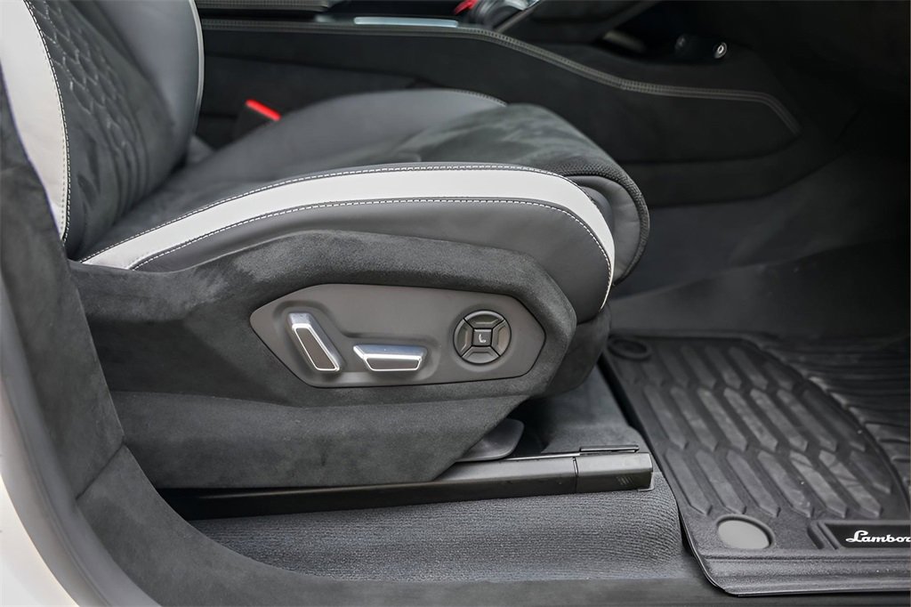 Used 2024 Lamborghini Urus Performante image 37