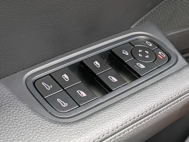 Used 2023 Porsche Cayenne Platinum Edition AWD/4WD image 24