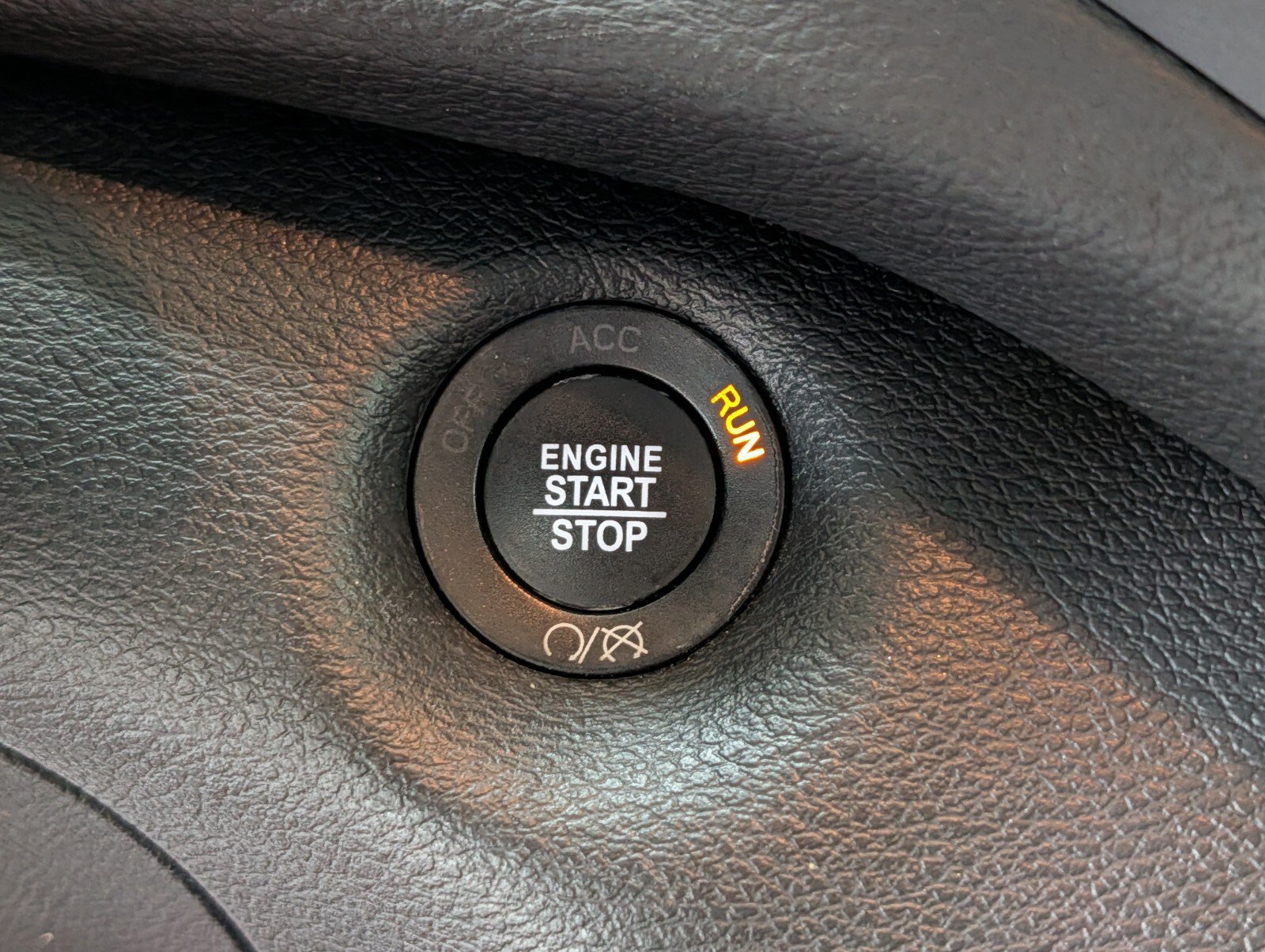 Used 2019 Jeep Cherokee Limited AWD/4WD image 23