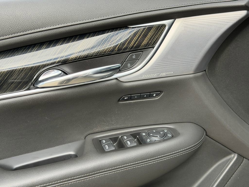 Used 2020 Cadillac XT6 Premium Luxury image 12