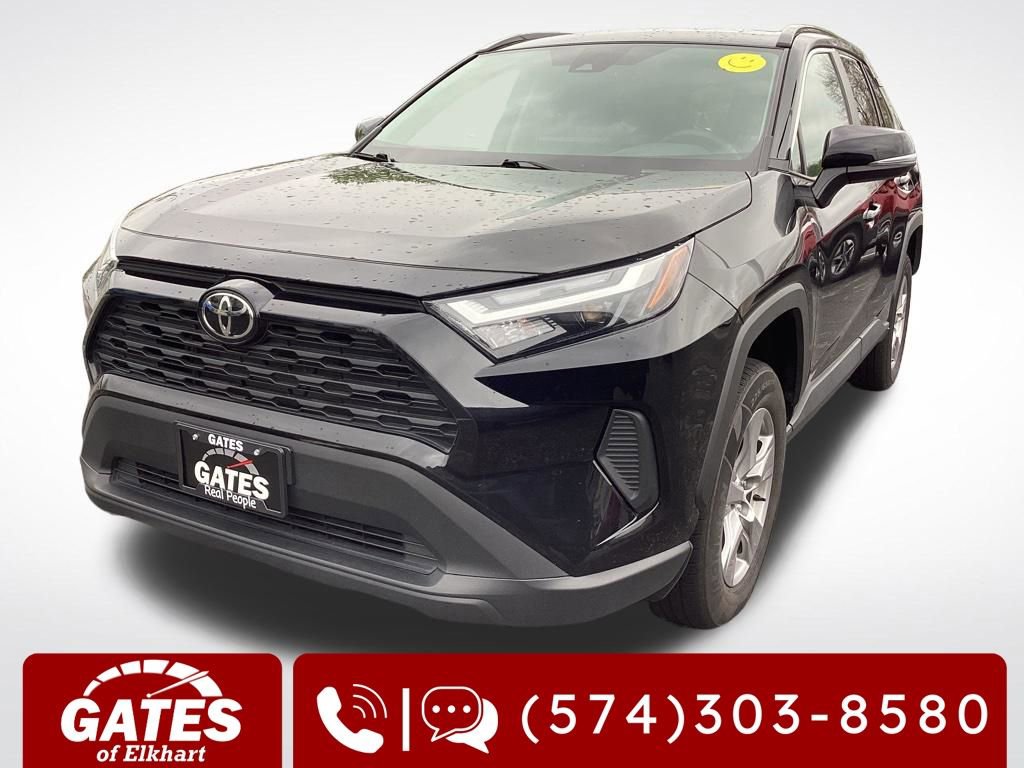 Used 2025 Toyota RAV4 XLE AWD/4WD image 5