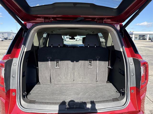 Used 2023 GMC Acadia Denali image 6