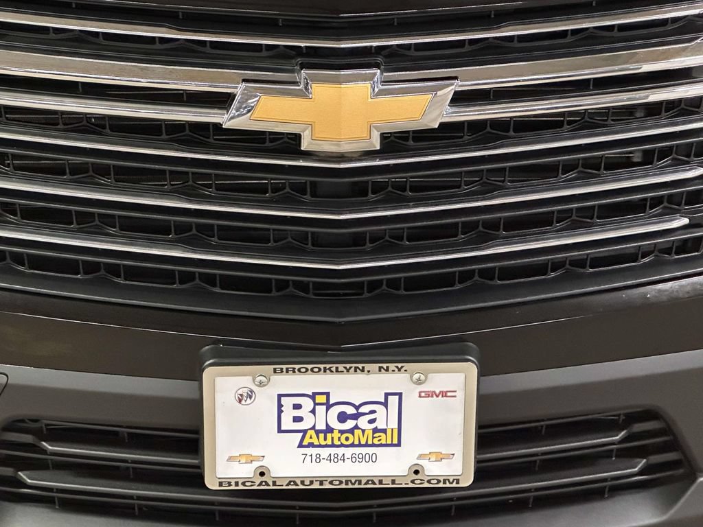 Used 2023 Chevrolet Traverse LT FWD image 8