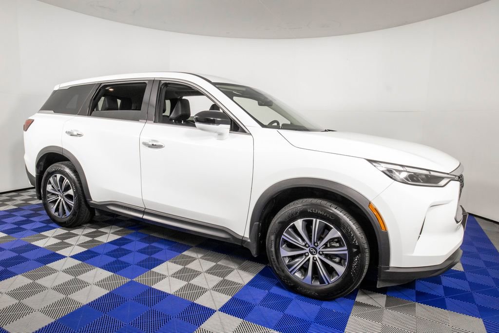 Used 2025 INFINITI QX60 Pure image 3