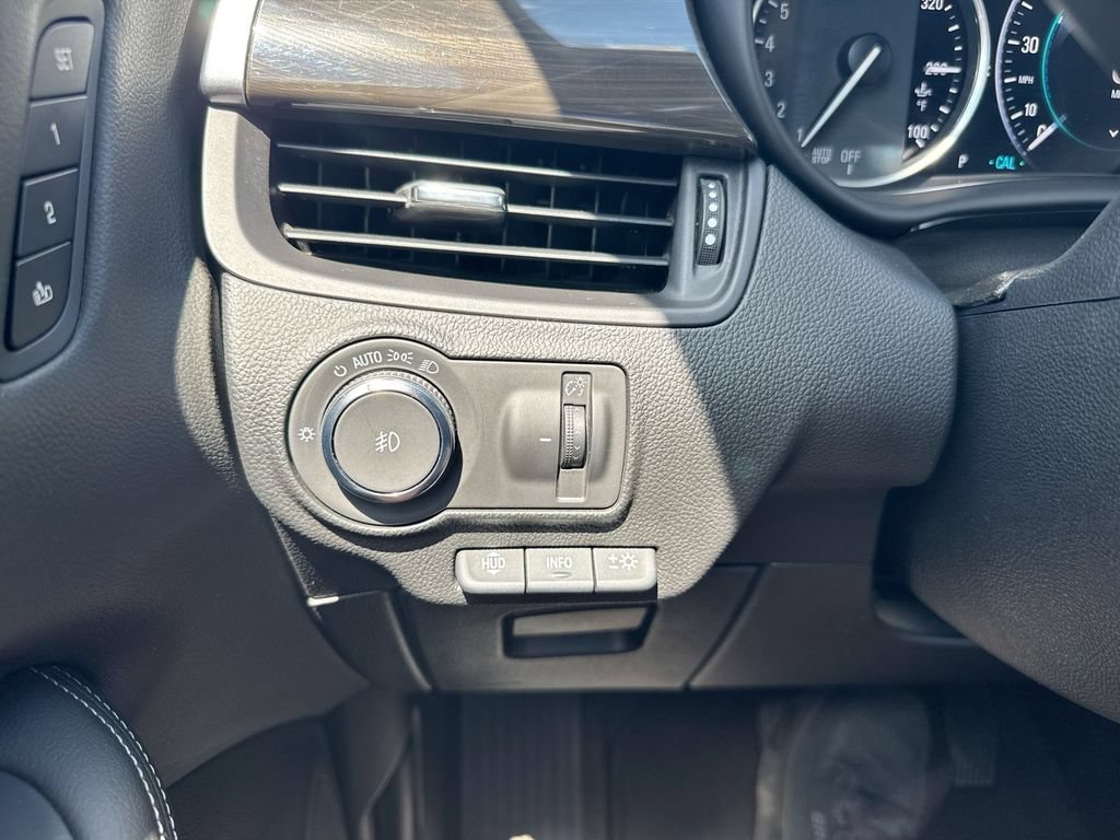 Used 2020 Buick Envision Premium AWD/4WD image 18