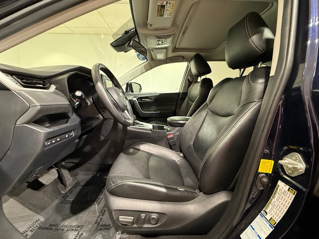 Used 2020 Toyota RAV4 XLE w/ Convenience Package AWD/4WD image 13