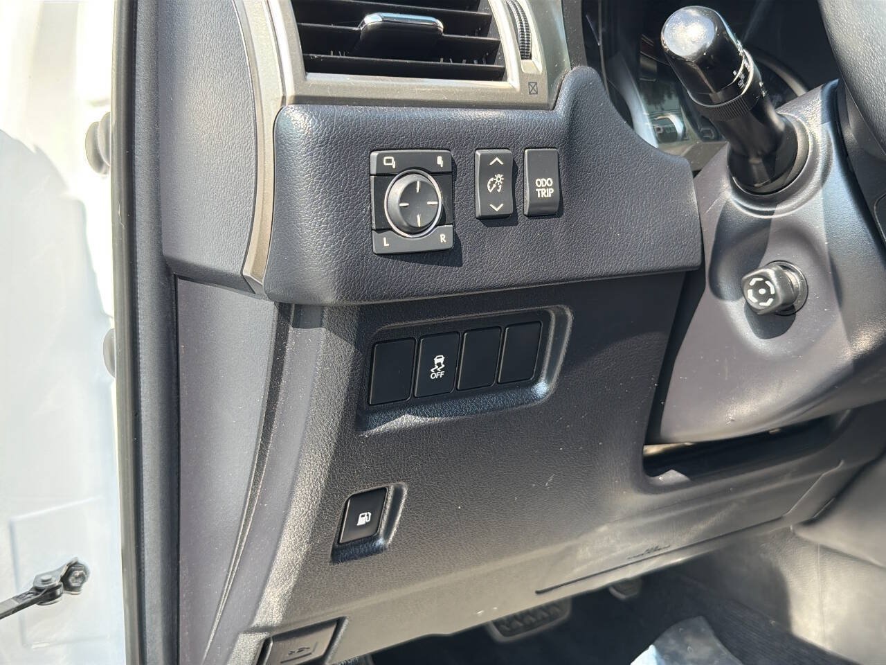 Used 2012 Lexus GX 460 w/ Convenience Pkg AWD/4WD image 35