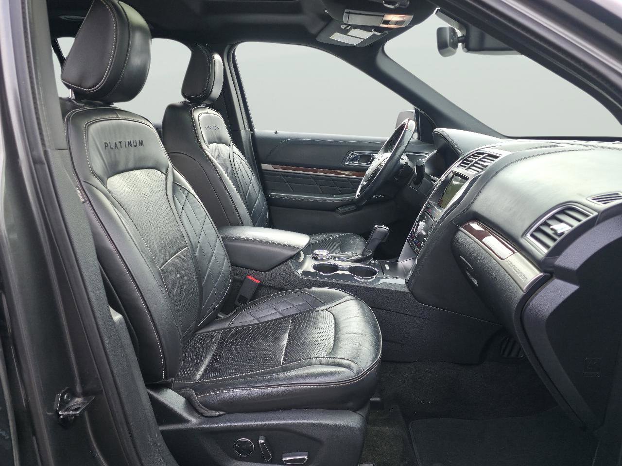 Used 2018 Ford Explorer Platinum image 17