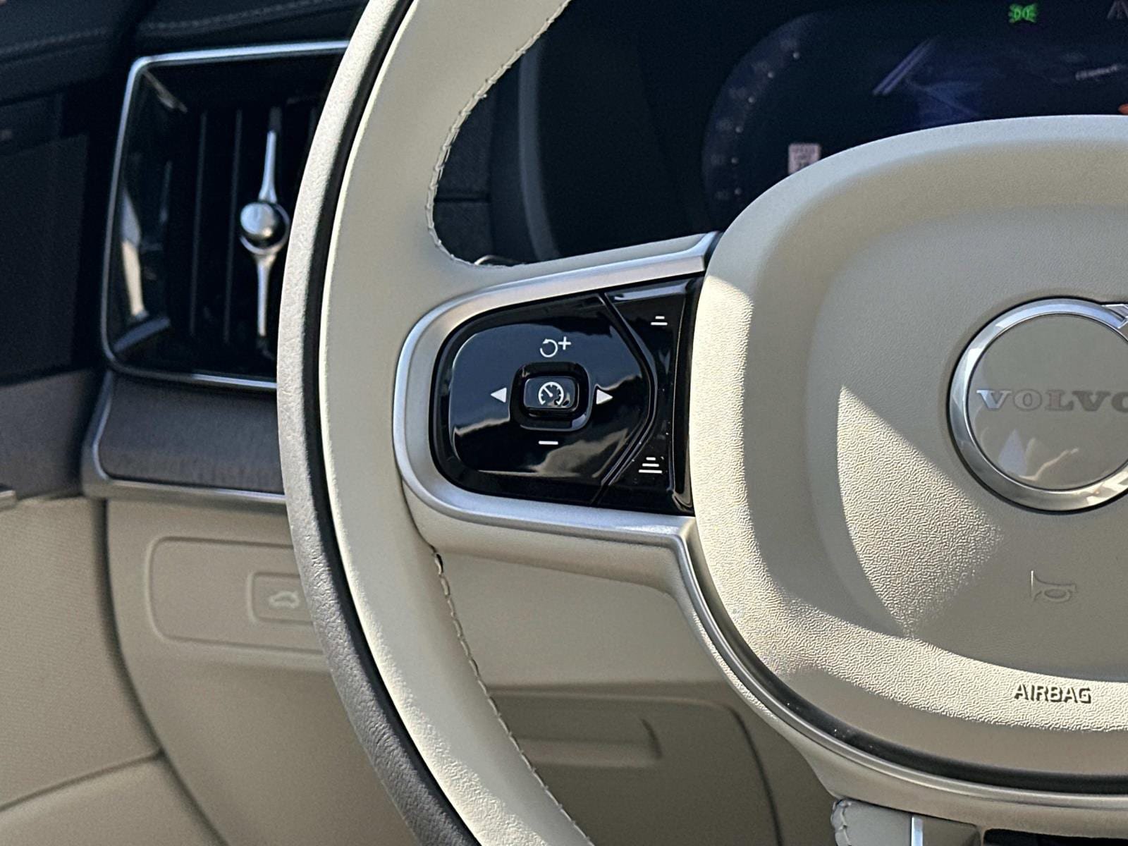 New 2026 Volvo XC90 B6 Ultra w/ Lounge Package AWD/4WD image 8