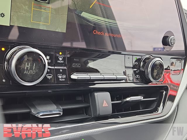 New 2026 Toyota Highlander Platinum image 10