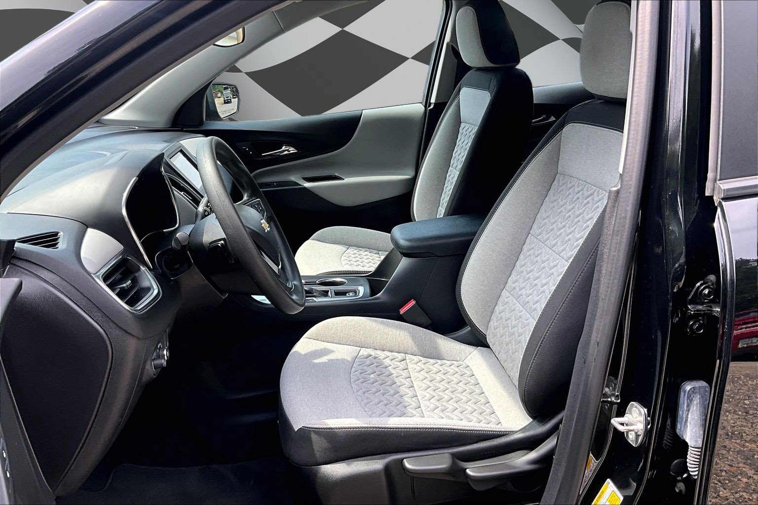 Used 2024 Chevrolet Equinox LS FWD image 25