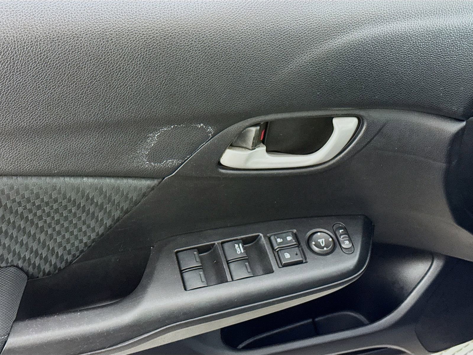 Used 2015 Honda Civic SE image 14