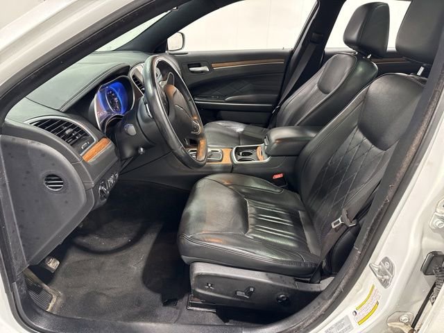 Used 2015 Chrysler 300 C Platinum w/ Harman/Kardon Audio Group AWD/4WD image 8