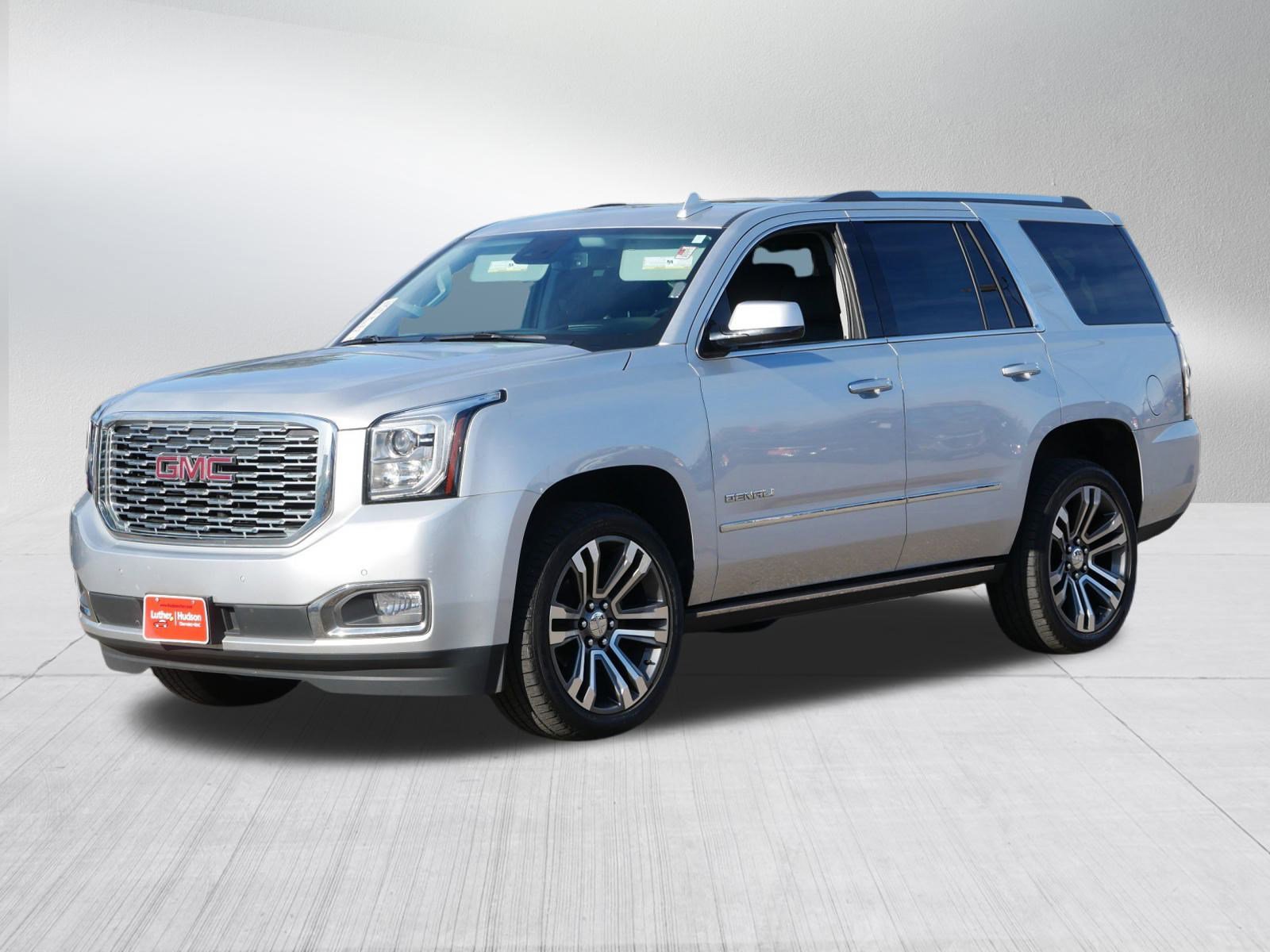 Used 2020 GMC Yukon Denali w/ Denali Premium Package image 3