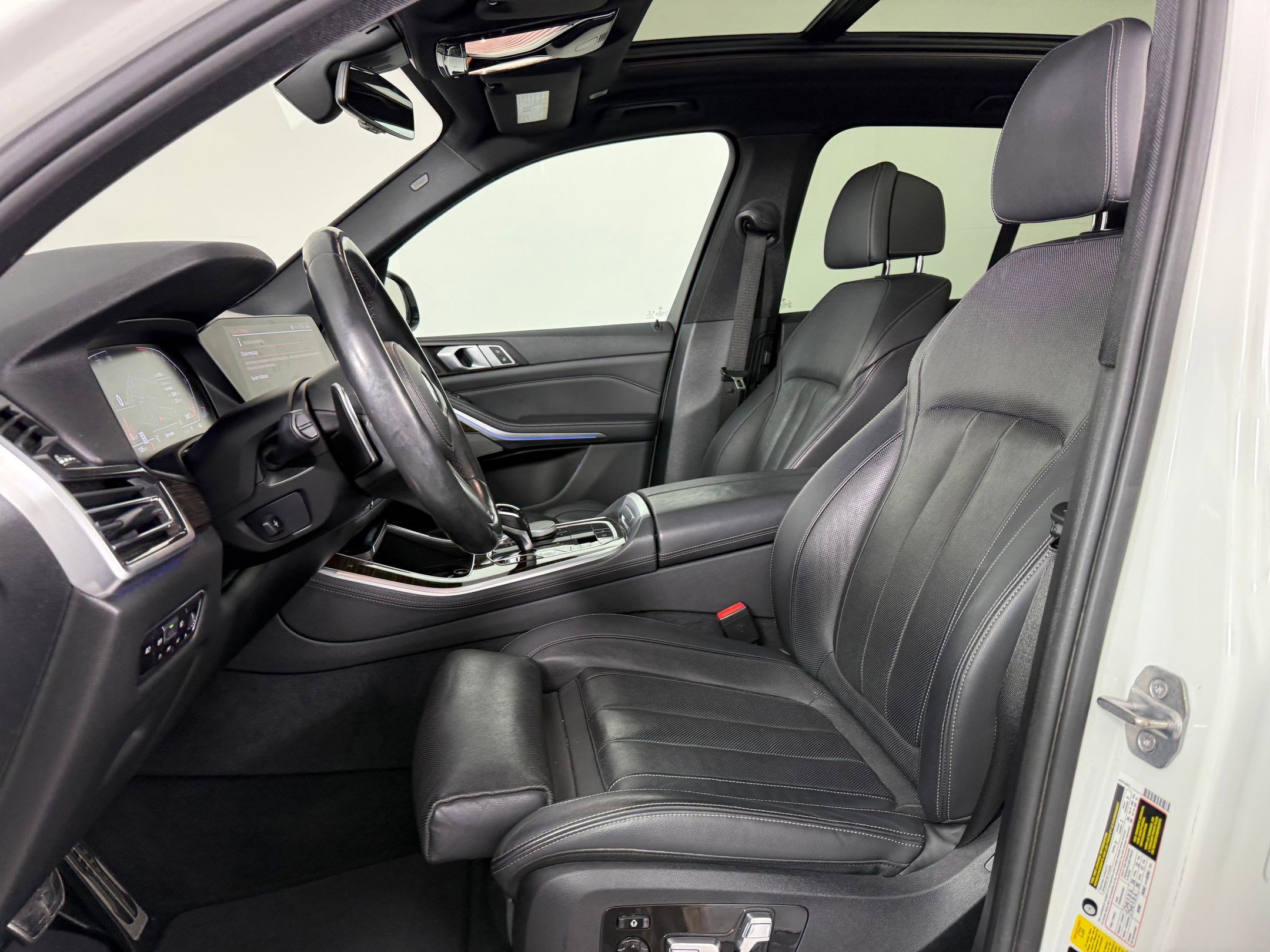 Used 2019 BMW X5 xDrive40i w/ M Sport Package image 5