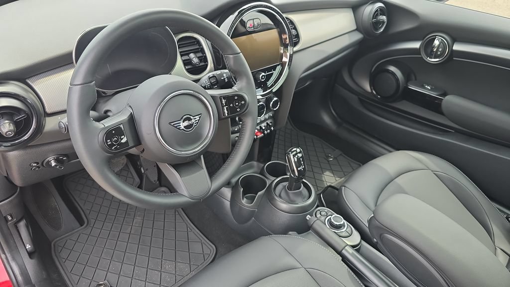 Used 2024 MINI Cooper 2-Door Hardtop FWD image 12